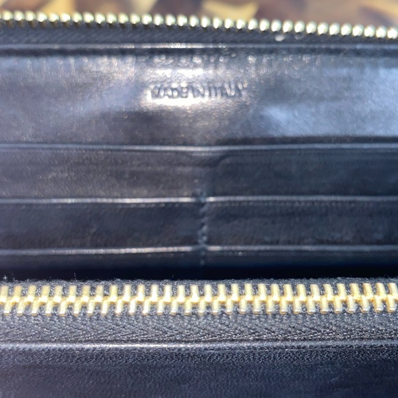 Authentic Prada wallet - Picture 7 of 8